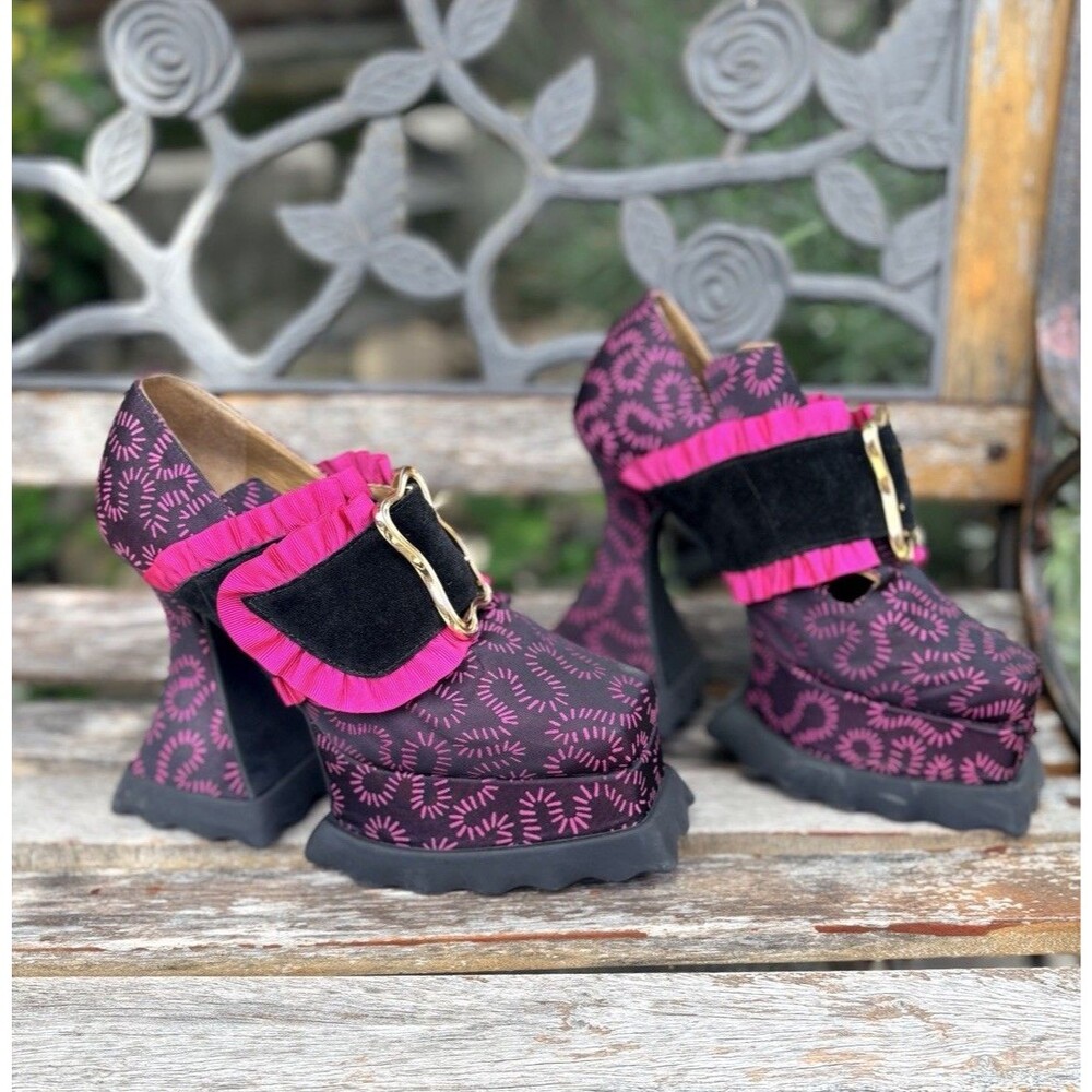 John Fluevog Sz 8 Ruffle Elektra Buckled Platform Pink & Black Heels Ltd Edition - Picture 3 of 12